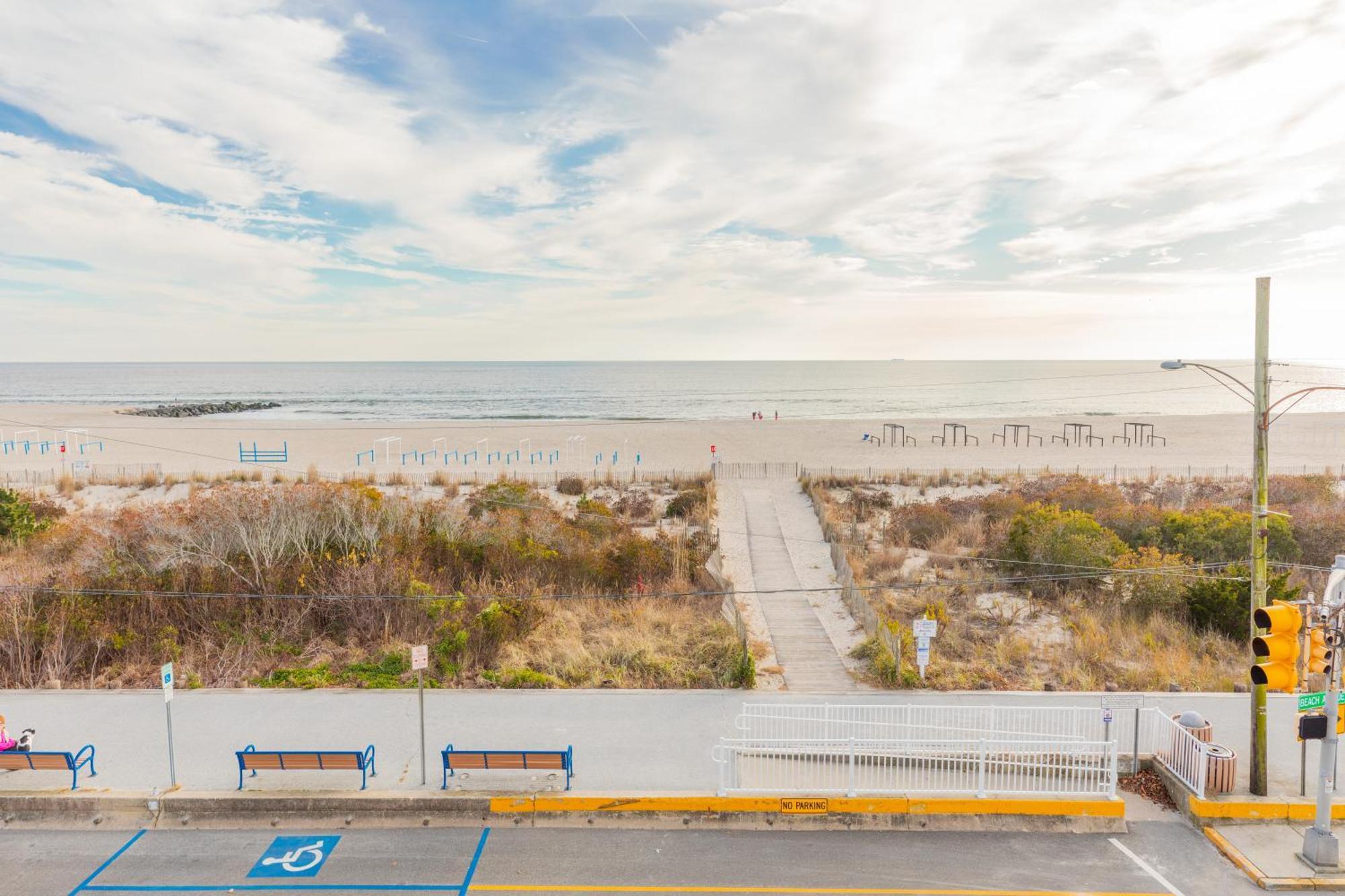 La Mer Beachfront Resort Cape May Exterior photo